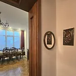Coquette In Old Town Apartment *