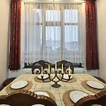 Coquette In Old Town Apartment