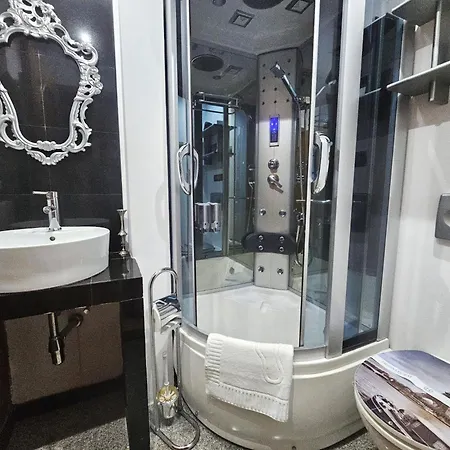 Coquette In Old Town בראשוב