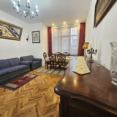 Coquette In Old Town Braszów