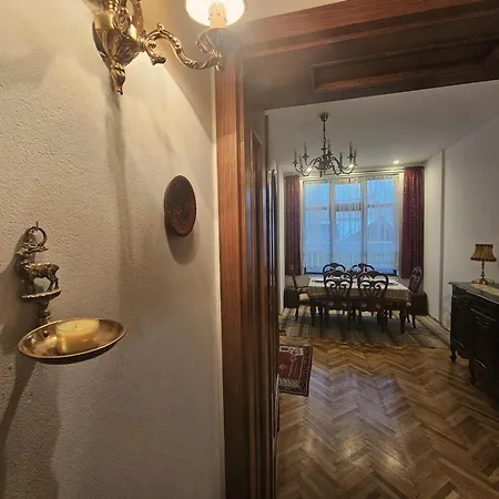 Coquette In Old Town Брашов
