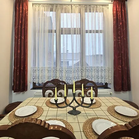Coquette In Old Town Apartament
