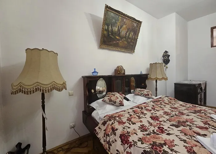 Coquette In Old Town *