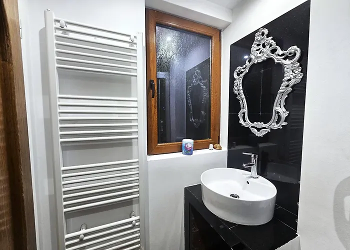 Coquette In Old Town * בראשוב