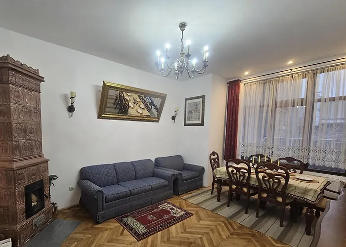 Coquette In Old Town