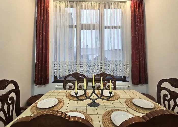 Coquette In Old Town דירה