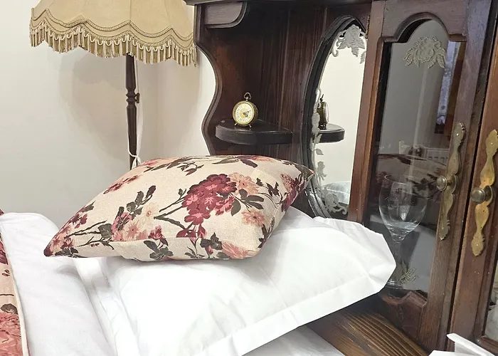 Coquette In Old Town